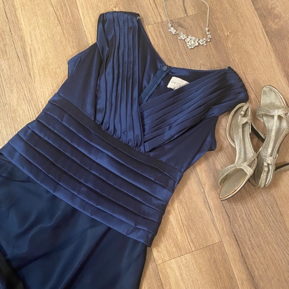 David’s Bridal Navy Blue Holiday Evening Gown - Picture 3 of 11
